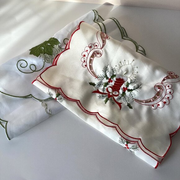 2 Christmas Table Runners White & Cream Festive Table Linens - Picture 1 of 5